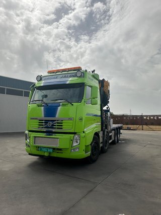 Camión Volvo con Grúa Effer 685-6s