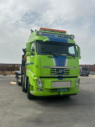 Camión Volvo con Grúa Effer 685-6s