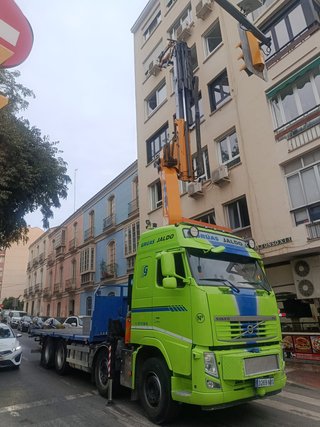 Camión Volvo con Grúa Effer 685-6s