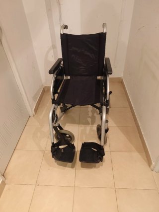 Silla de ruedas plegable