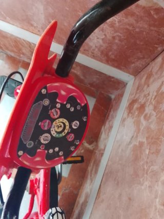 Bicicleta infantil roja