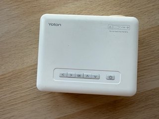 Proyector portátil YOTON Y3 blanco y amarillo – HD