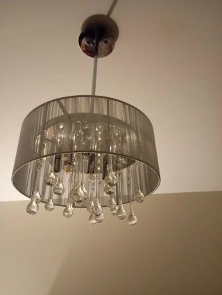 Elegante lámpara de cristal colgante
