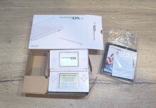 Nintendo DS Lite