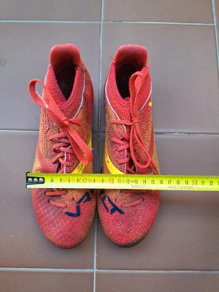 T. 38. Botas de tacos Fútbol 11 Rojas. Kipsta