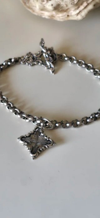Maravillosa pulsera de la cruz de malta