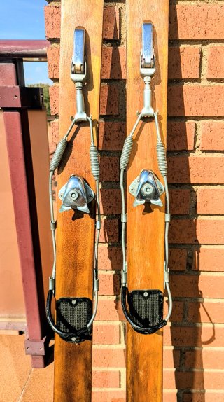 Esquís Antiguos de Madera