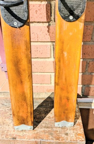 Esquís Antiguos de Madera