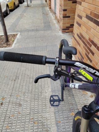 Bici Dirt GT La Bomba Morada