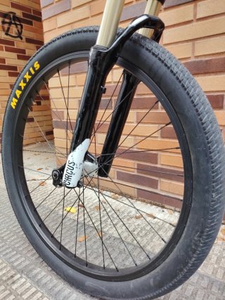 Bici Dirt GT La Bomba Morada