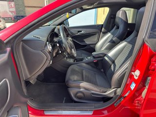 SE VENDE MERCEDES CLA 220CDI AMG DEL 2015