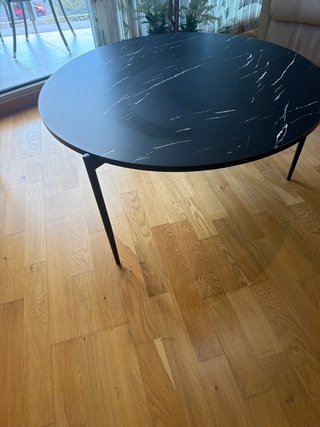 Mesa de centro redonda efecto mármol