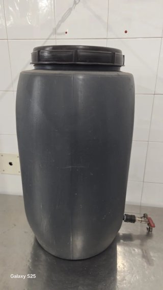 Bidón de Plástico con Grifo