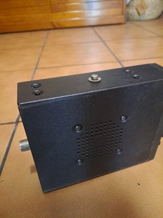Emisora President Wilsonde 27 MHz AM/FM.