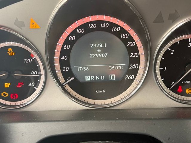 Mercedes-Benz Clase C C 220 CDI BlueEFFICIENCY Berlina Aut. MERCEDES-BENZ CLASE C C 220 CDI BLUEEFFICIENCY BERLINA AUTOMATICO