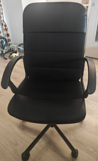 Silla de oficina negra