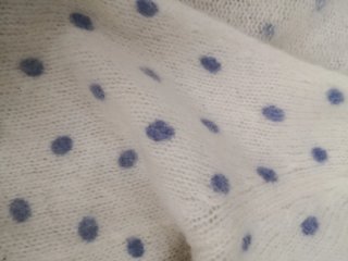 Cárdigan de Angora Blanca con Topos