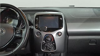 Toyota Aygo 1.0 70 x-play 53 kW (72 CV)