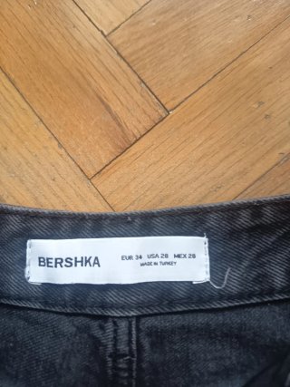 Bershka Bermuda Vaquera Rota Negra