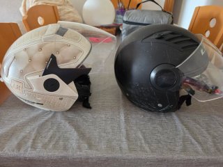 Casco Jet Blanco y 1 en negro se venden juntos 2