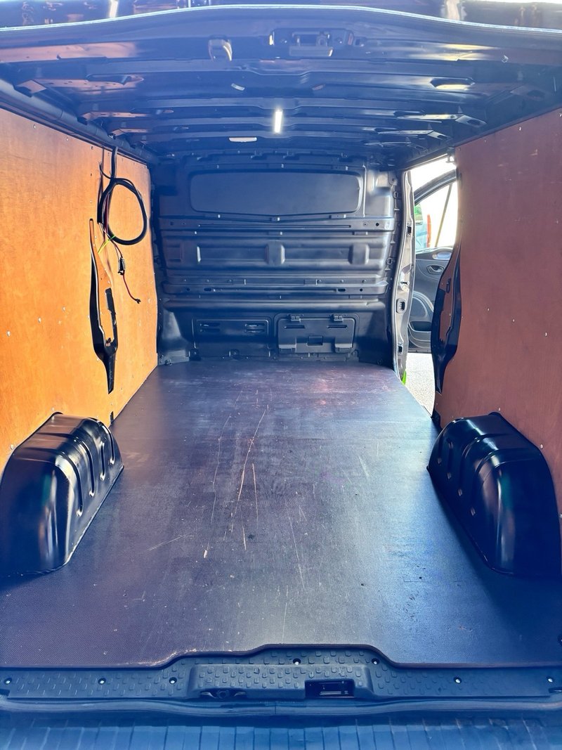 Renault Trafic 2020, foto 16