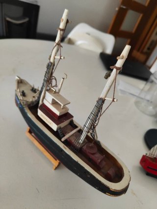 Maquetas de barcos de madera