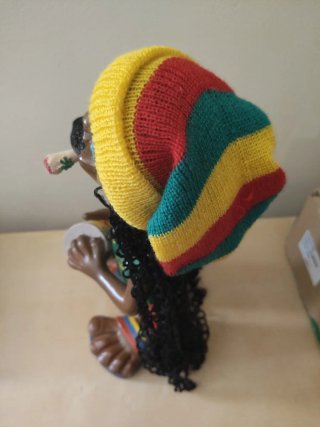 Figura Bob Marley con Gorro y Gafas
