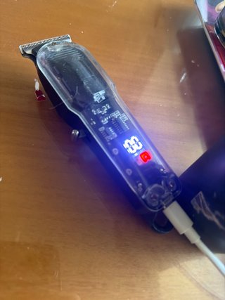 Máquina Cortapelo Transparente con Pantalla LED