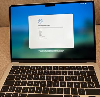 MacBook Air 13” M4 2025 | 24 GB RAM | 512 GB SSD