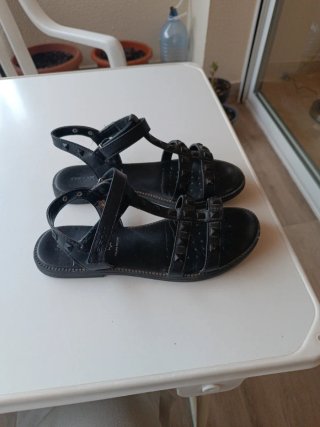 Sandalias Geox Negras Tachuelas T.36