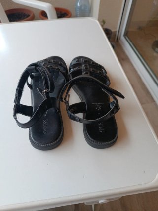 Sandalias Geox Negras Tachuelas T.36