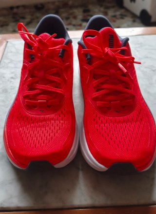 Tenis Puma rojos talla 39 (una puesta) 30€