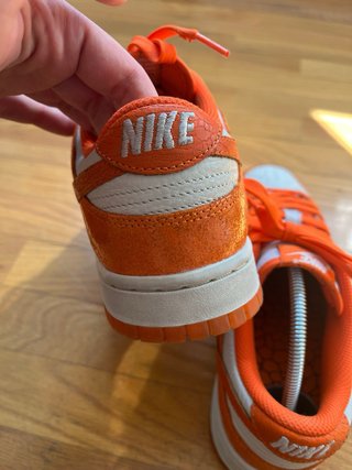 Zapatillas Nike Dunk Low en anaranjado agrietado