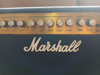 Amplificador Marshall MG30DFX Negro
