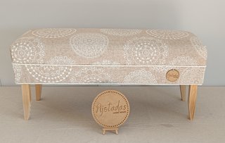 Banchi ai piedi del letto artigianali, pouf