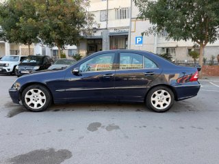 Mercedes-Benz Clase C 2004