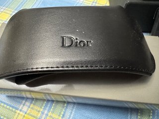 Fundas para gafas Dior, Tous, Versace