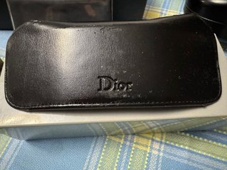 Fundas para gafas Dior, Tous, Versace