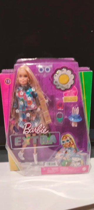 Muñeca Barbie Extra
