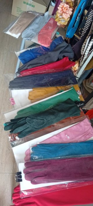 Lote de 80 Guantes Largos de Fiesta