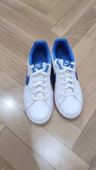 Zapatillas Nike Blancas y Azules