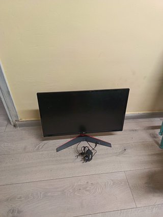 Monitor LG Negro y Rojo