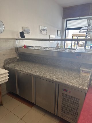 Frigo 3 ante con marmo e vetrina refrigerata