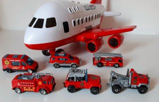 Avión de juguete con 6 vehículos bomberos