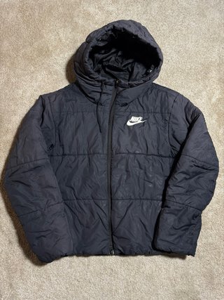 Chaqueta Nike Negra con Capucha