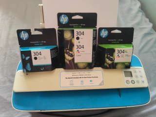 HP DeskJet 3700 + 4 Cartucce Originali HP 304/XL