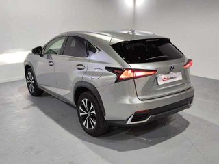 Lexus NX 300h Premium 2WD 145 kW (197 CV)