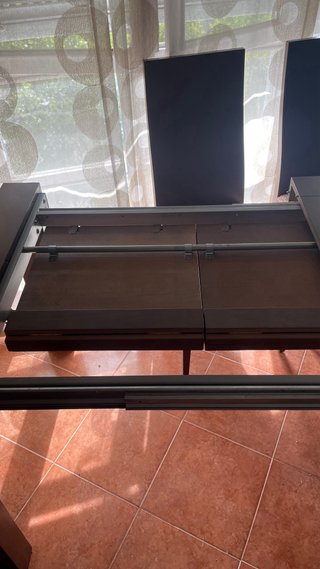 Mesa de Comedor Extensible y 4 Sillas