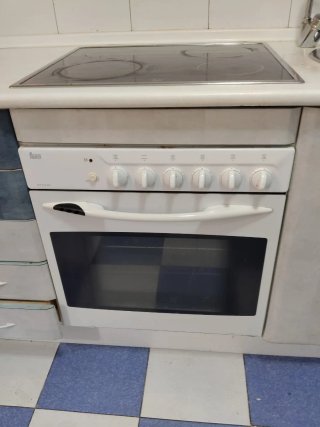 Horno y vitrocerámica Teka