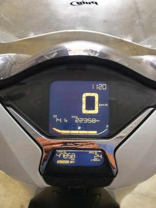 Moto Honda SH Blanca